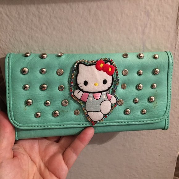 Hello Kitty Rhinestone Wallet - New - Picture 1 of 4